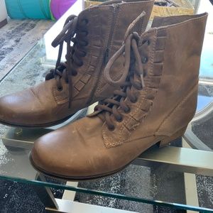 Betsey Johnson leather boots , tan combat boots , new & unworn size 10